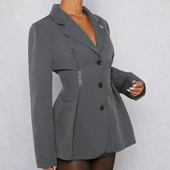 Grey Elegant Women's Padded Shoulder Pleated Flare Hem Oversized Blazer - Picture 3 of 5